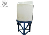 Produtos redondos do CMC 1000L Rotomolding, tanques de armazenamento da água da lavagem com suporte de aço